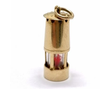 9ct hallmarked gold novelty miners lamp charm - 2.5cm drop &amp; 2.4g total weight 