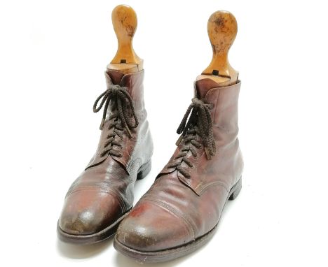 Pair of vintage tan leather boots with original trees size 6 (30cm long x total height 29cm) 