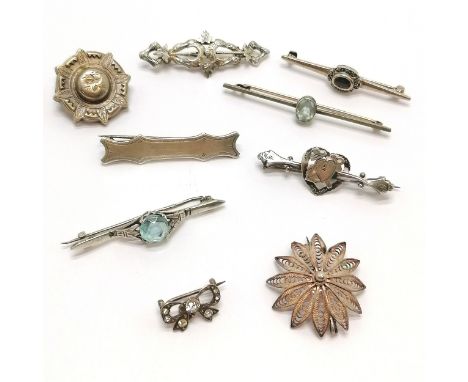 9 x silver brooches inc blue stone bar brooch with unmarked gold pin - total pin 24g ~ some slight a/f 