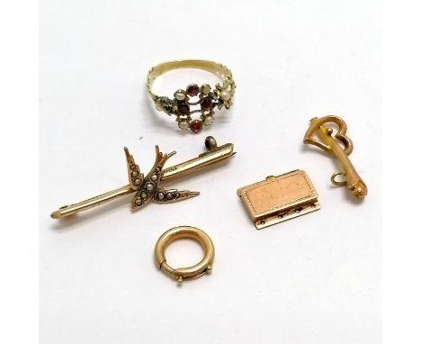 Small qty of scrap gold inc antique pearl / garnet ring etc - total weight 5.2g 