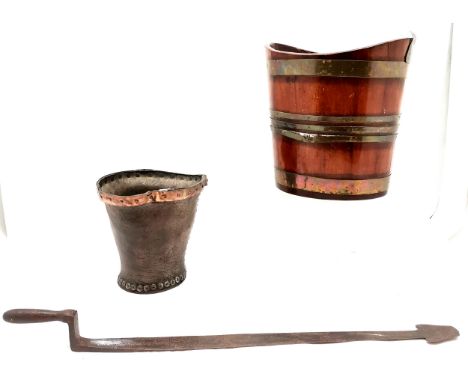 Antique mahogany coopered fire side bucket with brass banding measuring 34cm high x 32cm across T/w antique leather fire buck