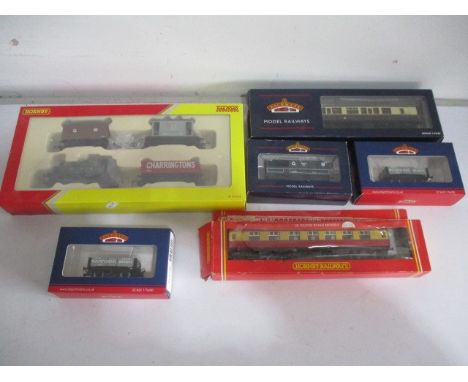 A collection boxed Hornby and Bachmann, railway items 