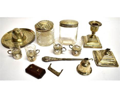 A GROUP OF SILVER AND GLASS ITEMS comprising two silver topped glass dressing table jars and four glass liqueur glasses in si