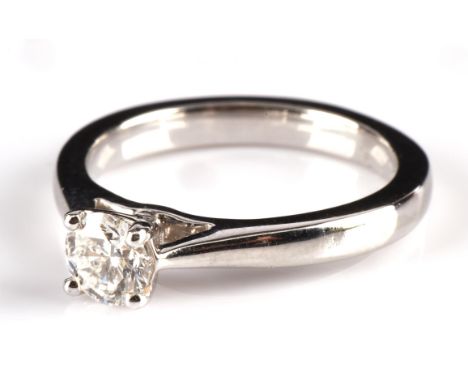 † Ingle & Rhode Dolcissimo ring, set with a 0.43 carat round brilliant cut lab grown diamond, mounted in platinum, hallmarked
