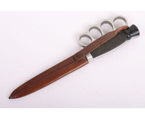 WW1 British Officers Trench Knife, fine example with composite chequered grip, aluminium knuckle guard and housed in brown le