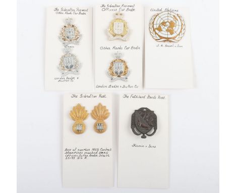 Grouping of Gibraltar Regiment Badges, including EIIR officers silver gilt example with lug fittings to the reverse, 3x varia