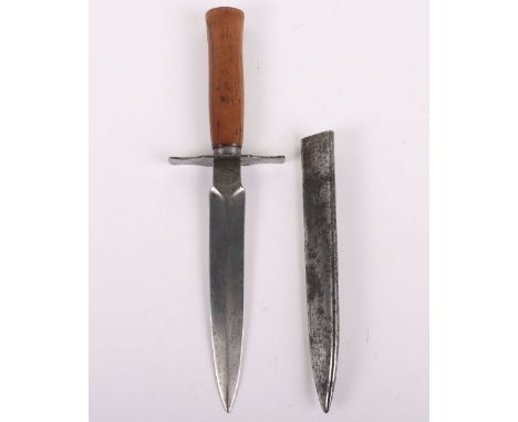 WW1 French Fighting Knife / Trench Dagger, fine example with wooden handle and securing screw to the top. Steel shaped cross 
