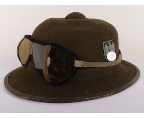 WW2 German Afrikakorps DAK 2nd Pattern Pith Helmet, Nice later war Afrikakorps olive green felt construction. With two zinc s