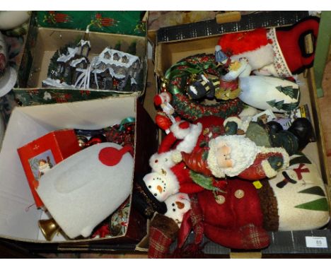 TWO TRAYS OF CHRISTMAS DECORATIONS AND NOVELTIES TO INCLUDE A LIGHT UP CHURCH YARD SCENE