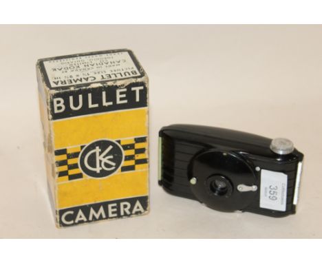 A VINTAGE CANADIAN KODAK BULLET CAMERA IN BOX