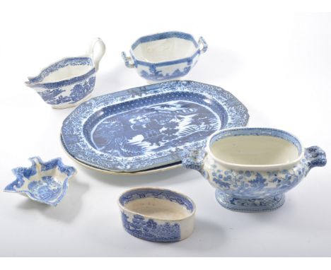 First period Worcester blue and white shallow dish, Pine Cone pattern, (damaged), diameter 15cm, a collection of pearl and tr