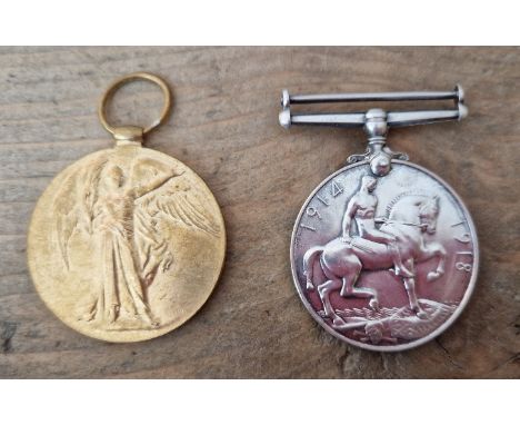 A WW1 George V medal and a Victory medal, both awarded to 76410 PTE. W. Craven. R.A.M.C. ( Royal Army Medical Corps ). 