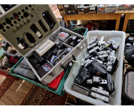 A box of assorted cameras &amp; accessories to iclude Praktica, Olympus, Petri, Minolta, Kodak Retinette &amp; a hard camera 