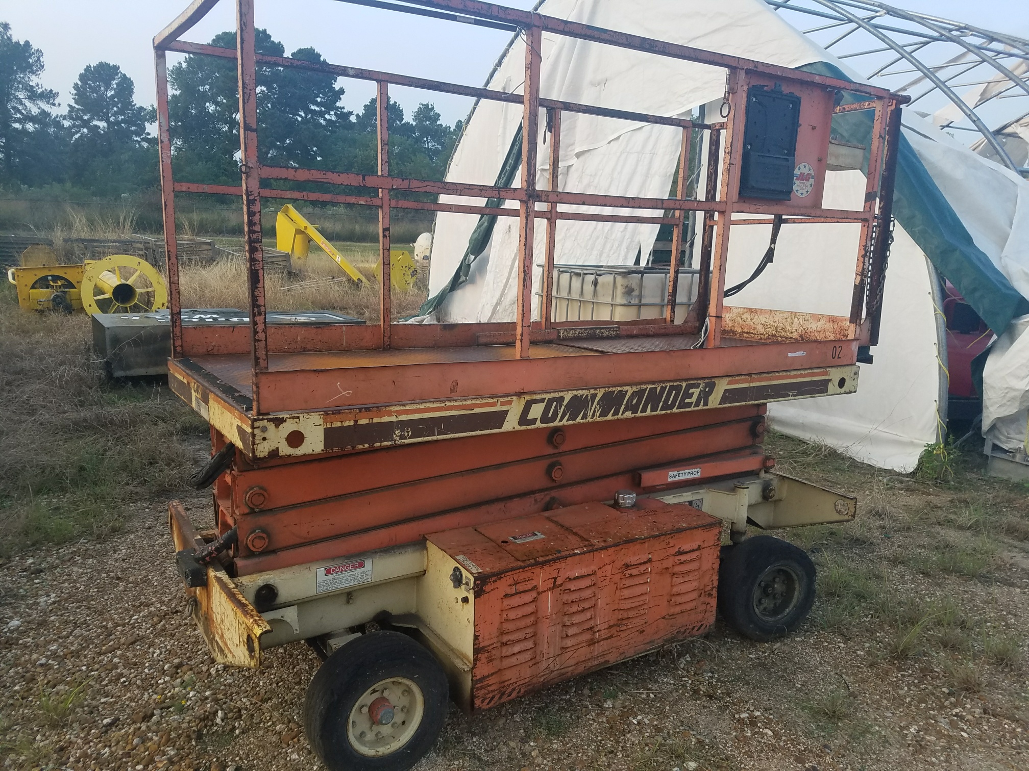 ELECTRIC SCISSOR LIFT, JLG COMMANDER MDL. CM26N, 26' max. plate height