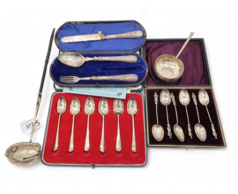 A collection of silver including a cased set of apostle spoons, Birmingham 1894, a set of jubilee silver hallmark spoons, a c