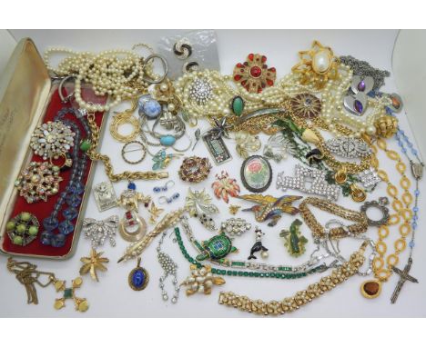 A collection of vintage costume jewellery to include a tortoise brooch by B. De Rosa, an enamelled turtle by Boucher, Scotty 