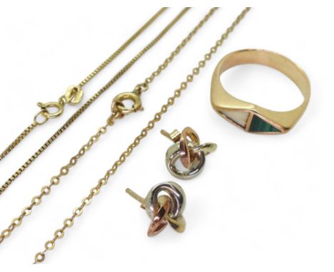 A 9ct gold 46cm box chain, and knot earrings, and a yellow metal malachite ring (af) and a yellow metal chain, weight all tog