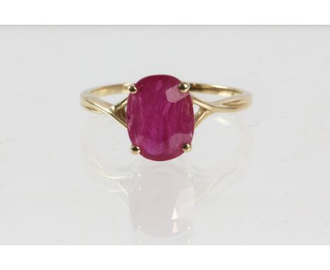 Single stone ruby ring set in stamped 10ct, ring size P½, 2.08 grams