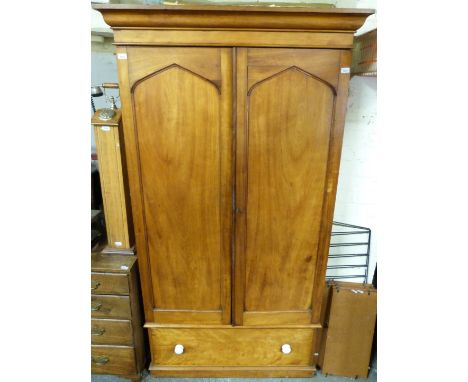 A 19thC mahogany wardrobe with drawer under (H215 x W112 x D46cm)
