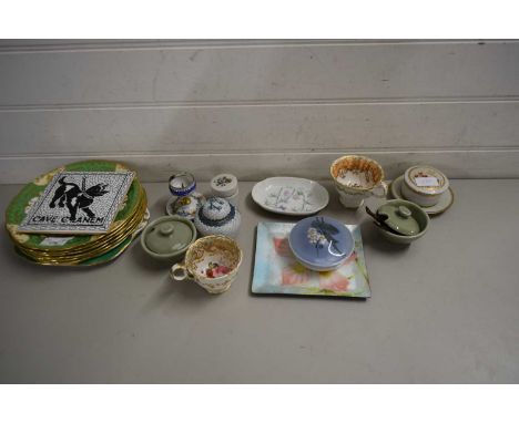 MIXED LOT - CERAMICS TO INCLUDE HAMMERSLEY GILT DECORATED PLATES, VARIOUS TEA WARES, COPENHAGEN DRESSING TABLE BOX ETC