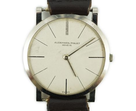 A gentleman's 18ct white gold Audemars Piguet ultra slim manual wind dress wrist watch, with baton numerals, case diameter 32