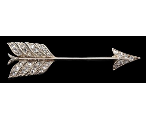 An early 20th century gold, platinum and rose cut diamond cluster set arrow brooch, 55mm, gross weight 5 grams.***CONDITION R
