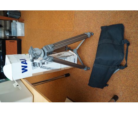 Wako professional tripod