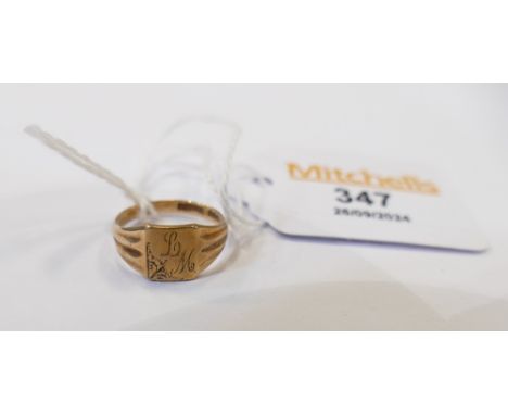 9 ct gold ring, size L, weight 1.9 grams 