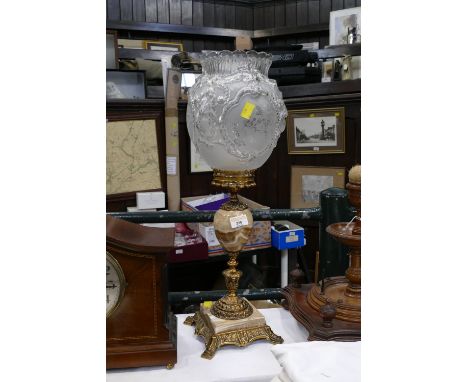 Brass and marble ornate lamp base, 35 cm high with shade