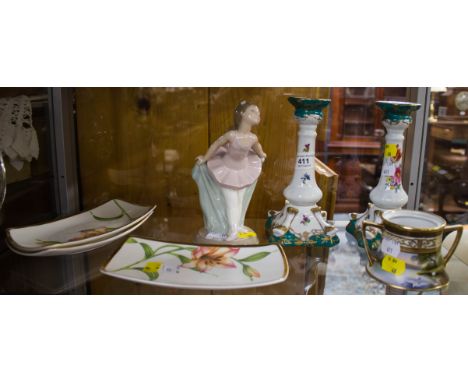 NAO FIGURE, PAIR OF CANDLESTICKS, 3 WEDGEWOOD PLATES + DISH