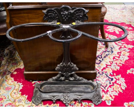 CAST IRON STICK STAND