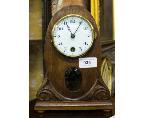 OAK MANTLE CLOCK