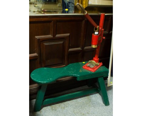 BENCH BOTTLE CAPPER