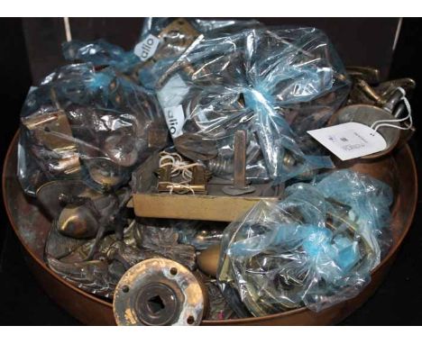 SELECTION OF BRASS HARDWARE AND FURNITURE ACCESSORIES
comprising door knobs, coat hooks, knockers, horse brasses, castors, dr