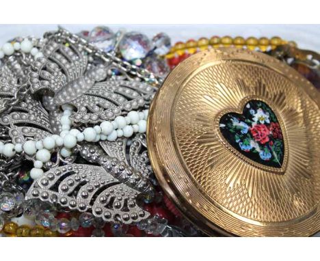 COLLECTION OF VINTAGE COSTUME JEWELLERY INCLUDING CORAL
ceramic and glass beads, brooches, compact, chains, etc (qty)