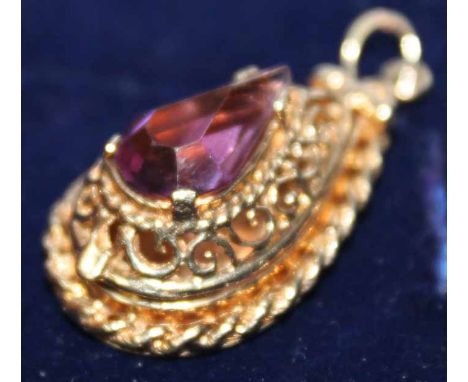 14CT GOLD 2CT AMETHYST PENDANT 4.9G CONDITION REPORT: small chip on amethyst