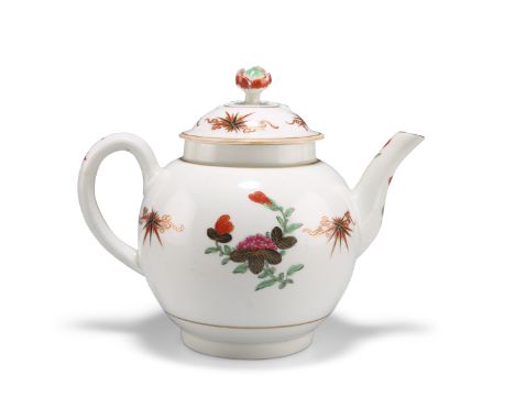 A WORCESTER TEAPOT AND COVER, CIRCA 1760, painted in coloured enamels with Flash or Starburst pattern. 13.5 highCONDITION REP