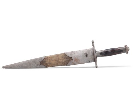 A 19TH CENTURY GERMAN HUNTING DAGGER, the blade engraved to each side with scrolling foliage, the heel of the blade engraved 