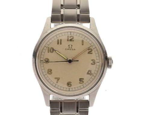 Omega - Gentleman’s vintage bracelet watch, ref.2384-7, circa 1940s, the silvered dial with Arabic hour markers, filled hands