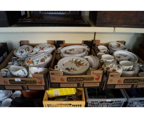 A good and large collection of Royal Worcester 'Evesham' pattern tableware to include breakfast, dinner, tea ware (3 boxes).