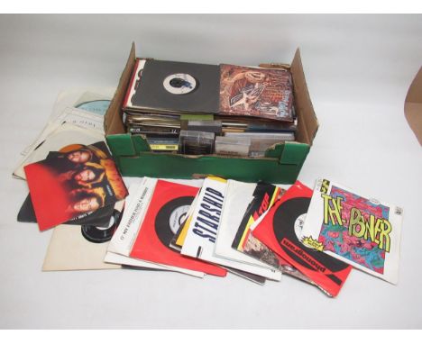 Large mixed collection of 1970s,80s &amp; 90s vinyl 7" 45RPMs and cassettes inc. Duane Eddy, Cliff Richard and the Shadows, B