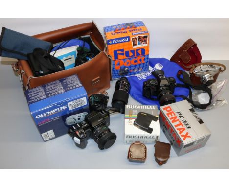 Cameras and camera equipment, incl. Pentax SFX and PC-333 35mm cameras, Arette IA camera, Pentax lenses, flash, filter kit, a