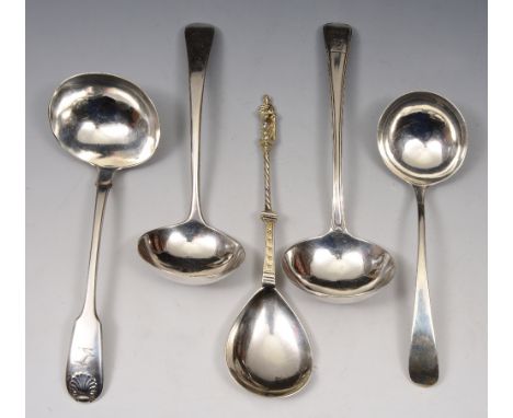 A SILVER VICTORIAN APOSTLE SPOON with a pear shaped bowl and twisted handle, 17.5cm long, London 1844 by William Chawner II; 