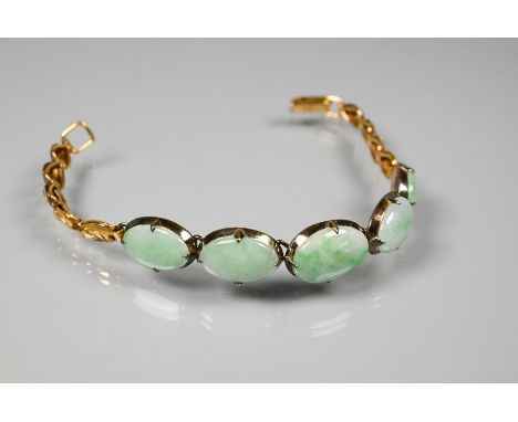 A jade-set bracelet, the five mottled jade cabochons with closed-back settings, and four shaped links to each end, yellow met