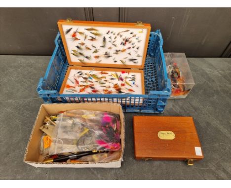Angling: a mixed group of items, to include a boxed set of Farlow's salmon fly's; other various fly's, weights, swivels, lure