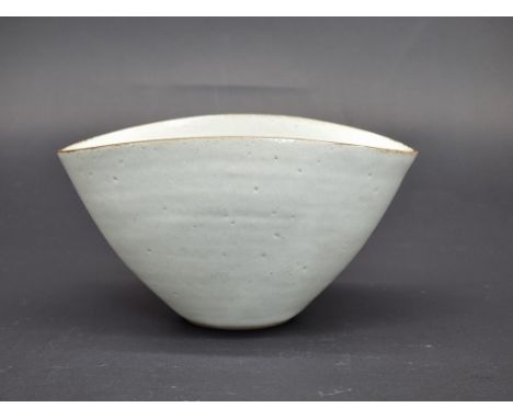 Studio Pottery:&nbsp;a Lucie Rie squeezed bowl, 8.7cm high x 15.7cm wide. PLEASE NOTE: Artist's resale right will apply.