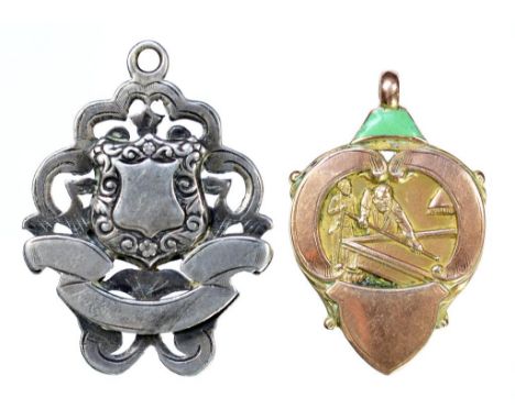 A 9CT GOLD AND GREEN ENAMEL WATCH FOB SHIELD, BIRMIGHAM 1911, 10G AND ANOTHER OF SILVER