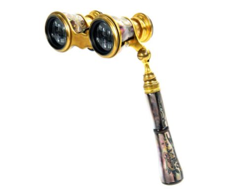 A PAIR OF FRENCH GILTMETAL AND MOTHER OF PEARL OPERA GLASSES WITH FOLDING HANDLE, LATE 19TH C IN THE ORIGINAL BLUE VELVET BAG