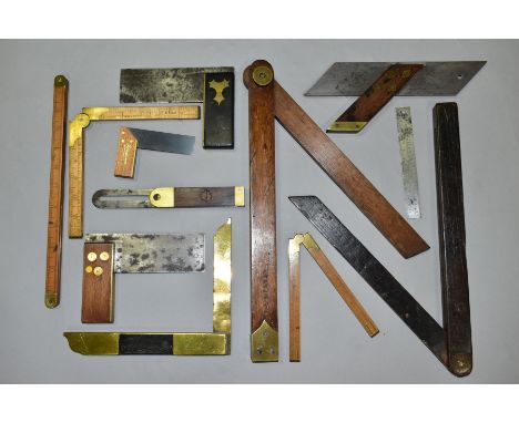 A TRAY CONTAINING VINTAGE MEASURING AND MARKING TOOLS, including a rosewood and brass dovetail square, a 7 inch ebony and bra