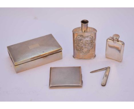 A small collection of silver, comprising; a silver mounted glass flask by William Comyns, London 1897 (broken), together with